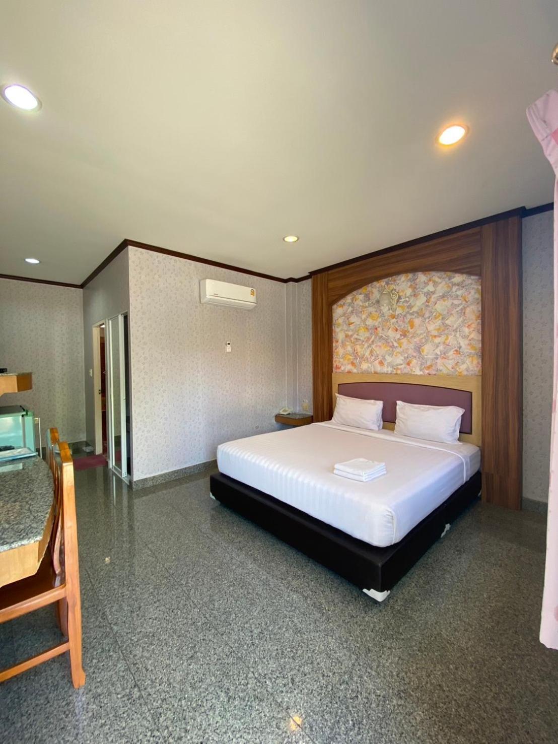 Soda Resort Kamphaeng Phet Exterior foto