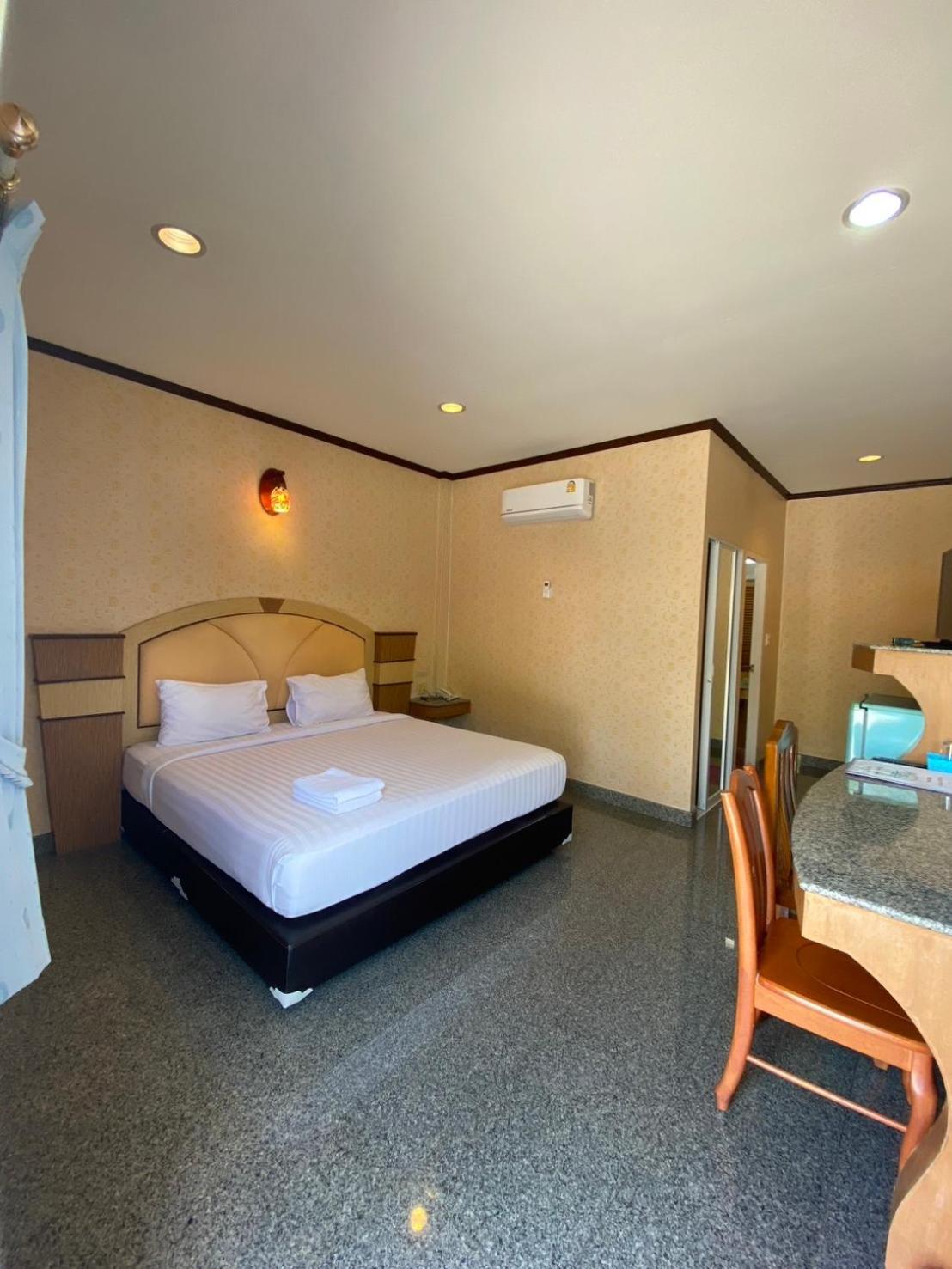 Soda Resort Kamphaeng Phet Exterior foto