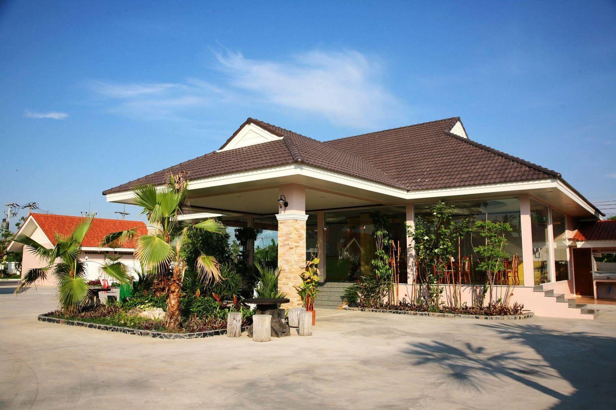 Soda Resort Kamphaeng Phet Exterior foto