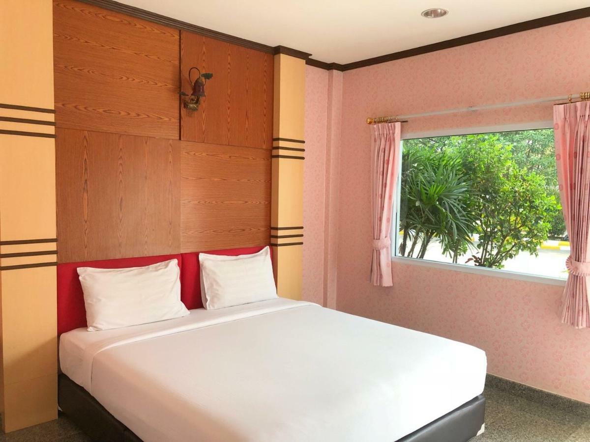 Soda Resort Kamphaeng Phet Exterior foto